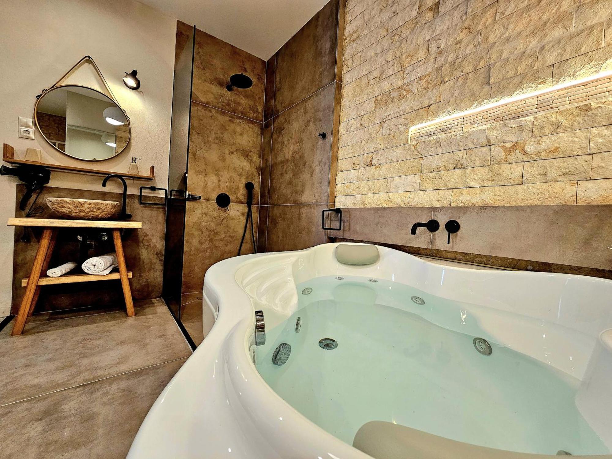 Golden City Center Suites Rhodes City Exterior foto